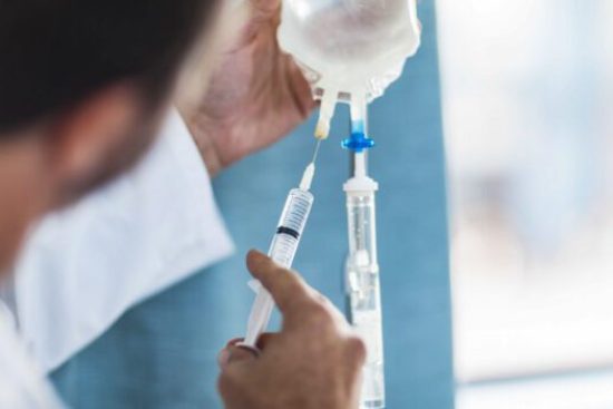 doctor-in-hospital-at-iv-drip-1-600x350